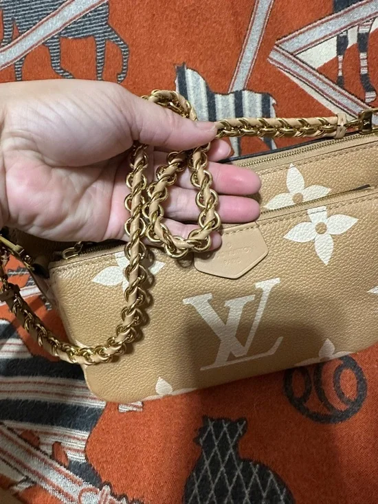 LOUIS VUITTON ❤️🌟 MONOGRAM EMPREINTE GIANT MULTI POCHETTE W/ TWO STRAP⭐️ - Picture 5 of 15